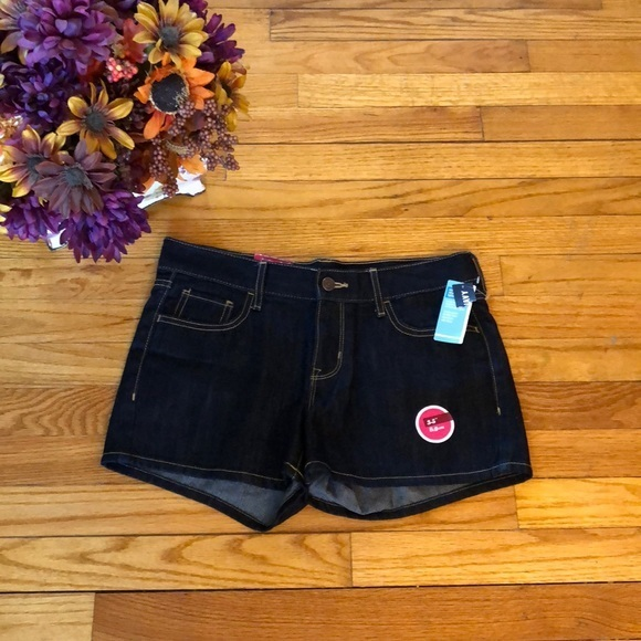 Old Navy Pants - NWT Old Navy “The‎ Flirt” Dark Wash Shorts Size 4